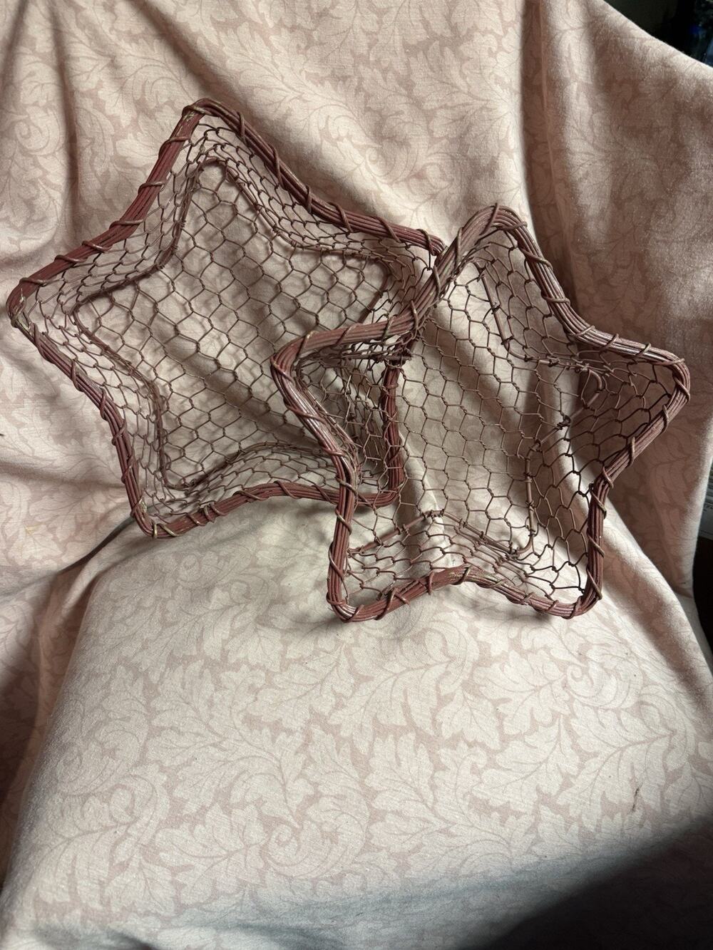 Wire-Wrapped Dirty Red Star-Shaped Basket Set of 2, Farmhouse 4th July Decor